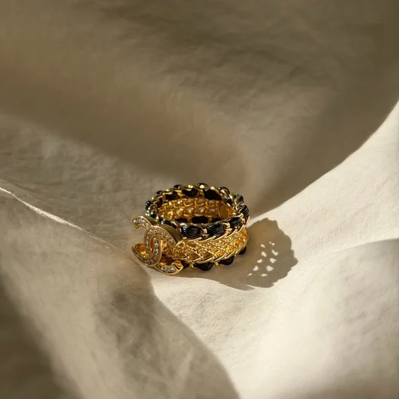 Beautiful Chanel Gold and Black Chain Ring - Picture 9 of 16